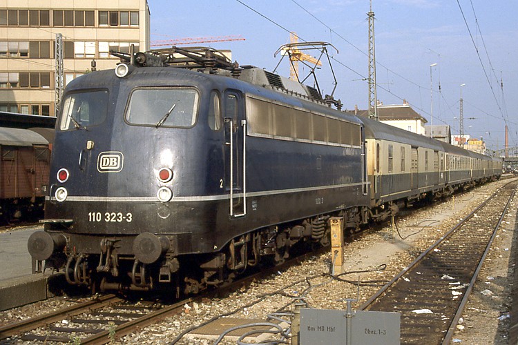 DB 110 323-3