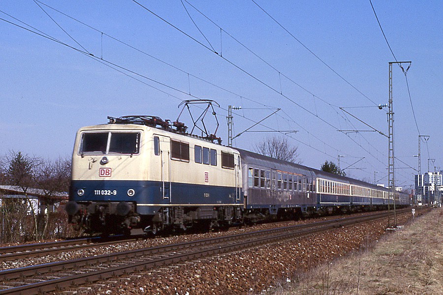 DB 111 032-9