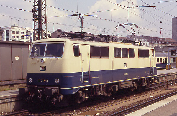 DB 111 216-8