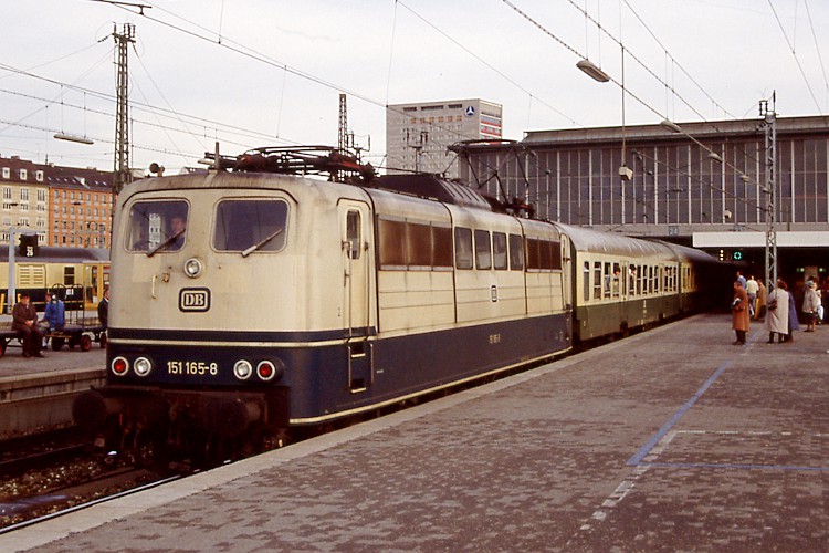 DB 151 165