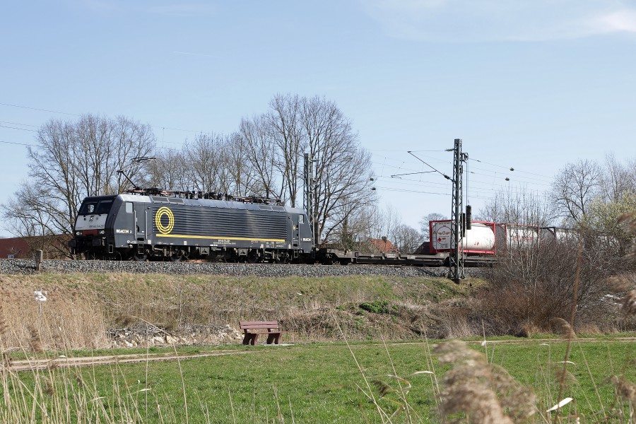 Beacon ES64 F4 281, 189 281