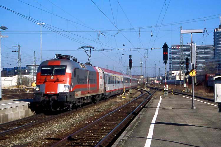 ÖBB Taurus Rotes Kreuz 1116 264, München Ost