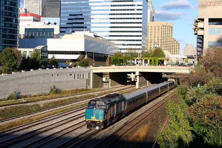 Canada VIA 6400, Toronto
